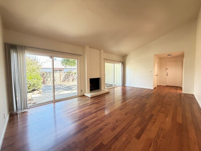 Building Photo - 3555 Magnolia Dr