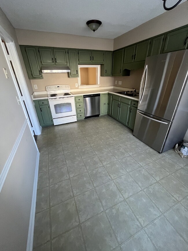 Building Photo - 917 Shelby Dr