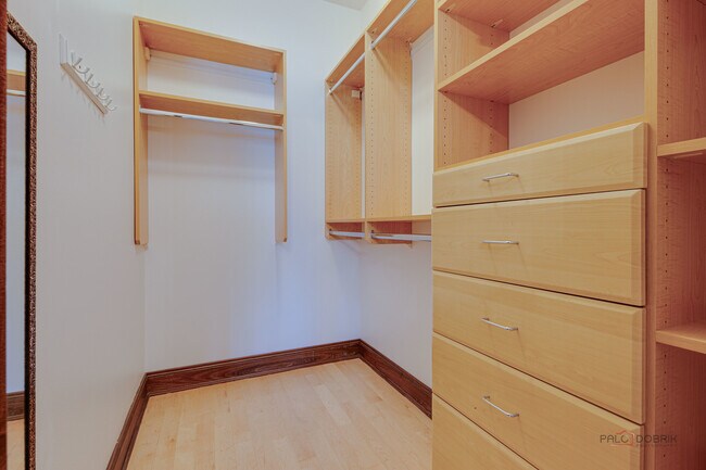 Building Photo - 339 Taft Ct