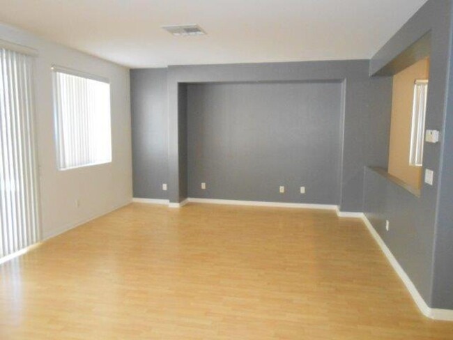 Building Photo - Beautiful 4 Bedroom Home in Summerlin