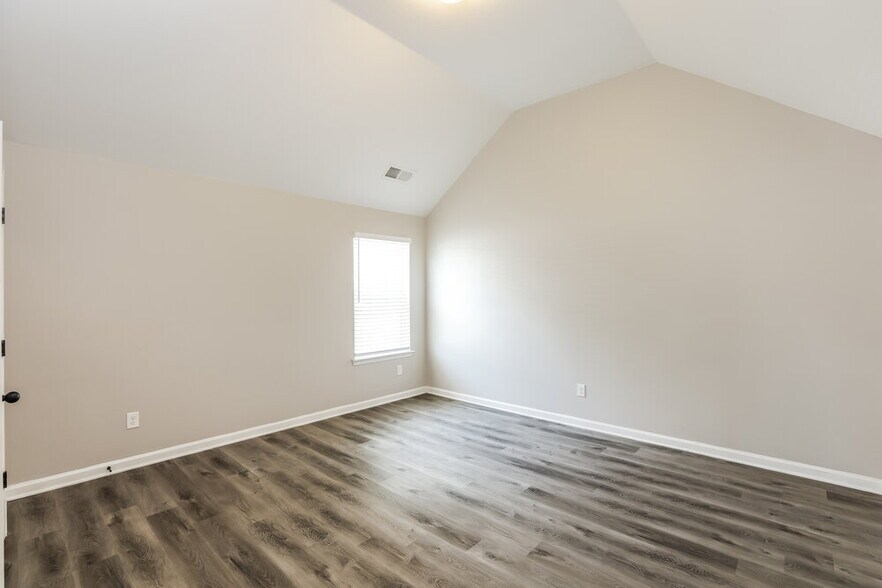 Building Photo - 4274 Sir Dixon Dr