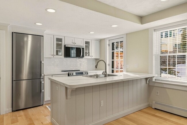 Building Photo - 25 Munroe St