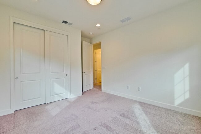 Building Photo - Gorgeous Santa Clara Home with Pool, EV Ho...