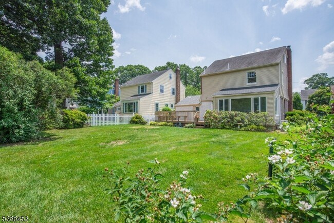 Building Photo - 146 Raab Ave