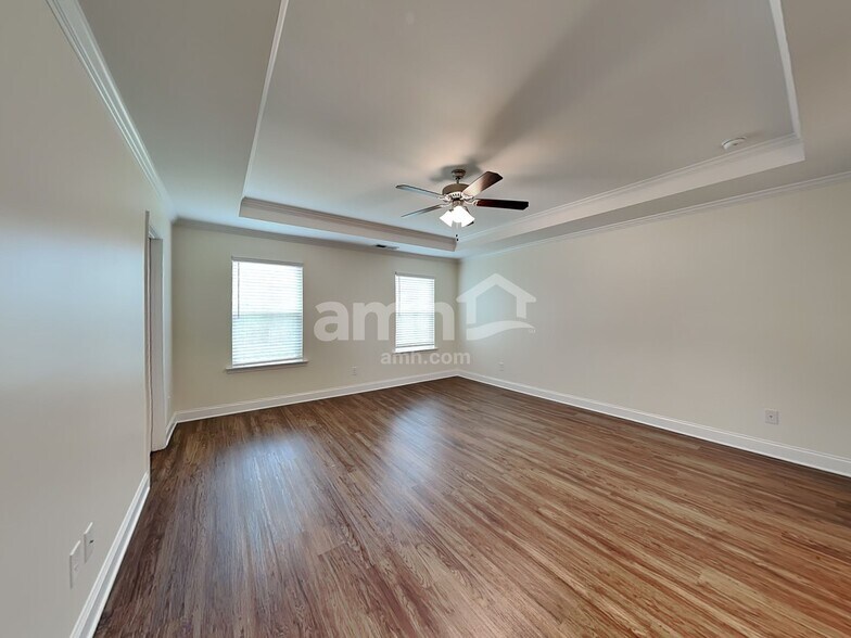 Building Photo - 241 Lake Vista Dr