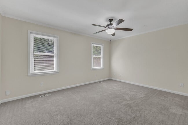 Building Photo - 2824 Wayland Dr