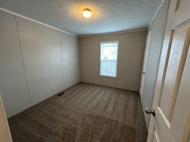 Building Photo - 457 Montana