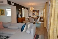 Building Photo - 10640 Vista Alegre Dr