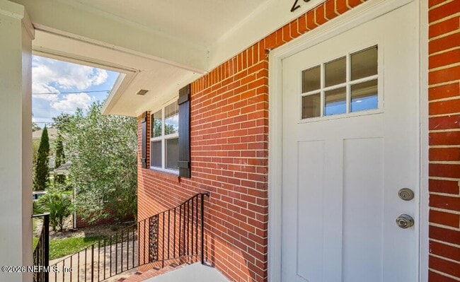 Building Photo - 2819 Oak St