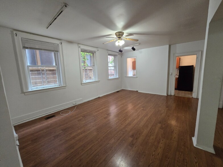 Building Photo - 1103 W Franklin St
