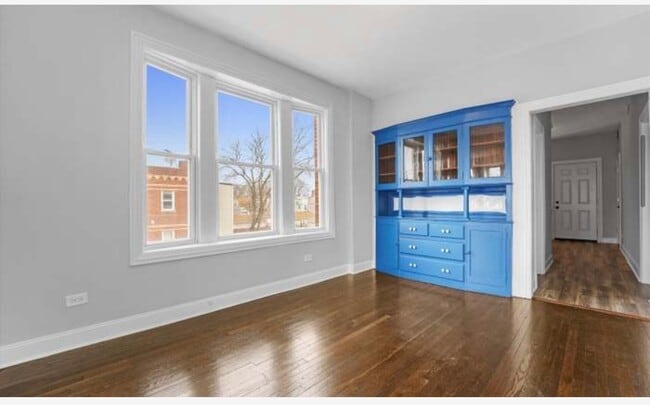 Building Photo - 957 N Central Park Ave