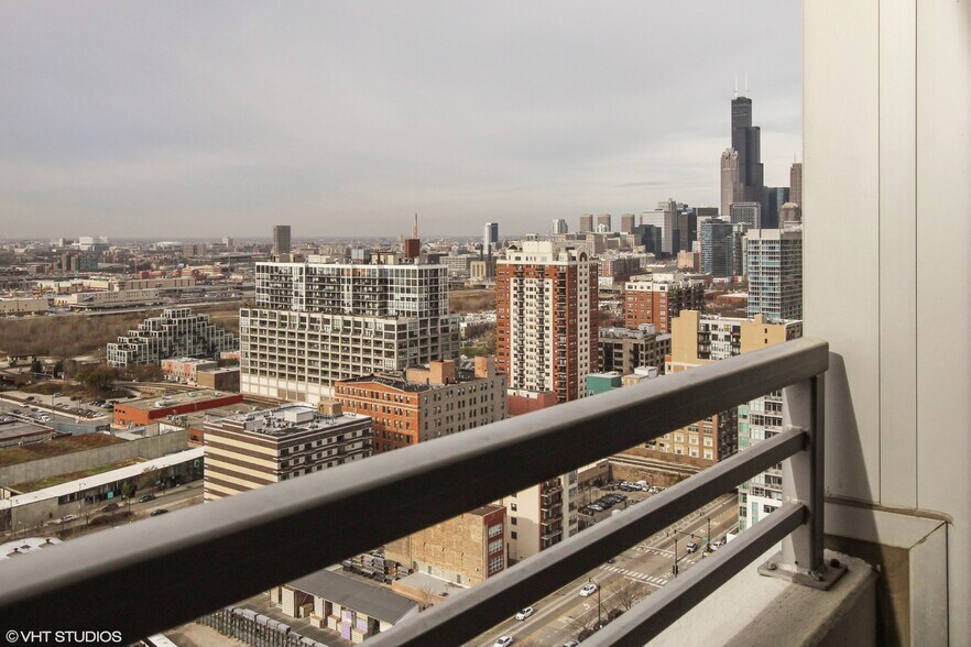 Building Photo - 1720 S Michigan Ave