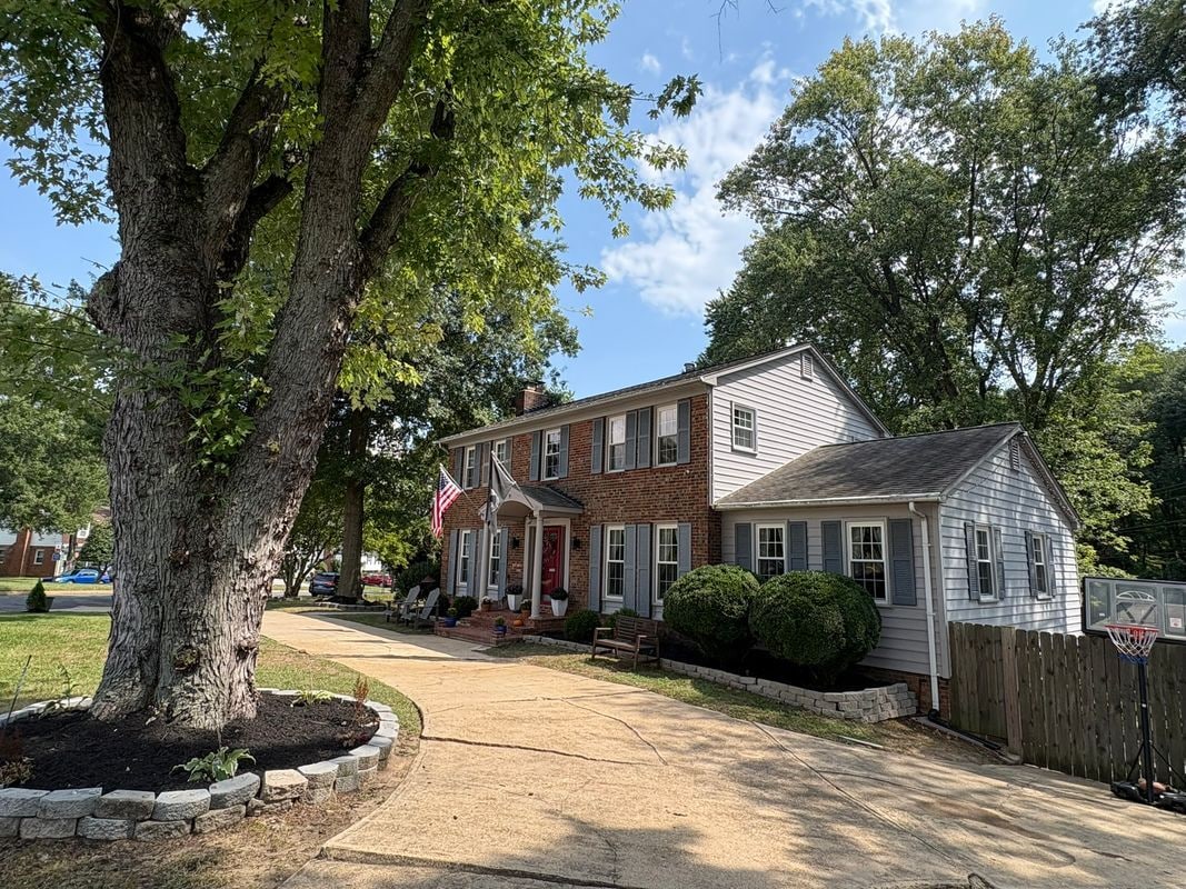 Building Photo - 5401 Broadmoor St