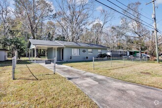 Building Photo - 858 Le Brun Dr
