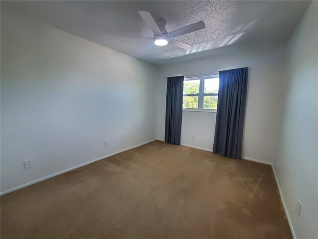 Building Photo - 2427 Rhodesian Dr