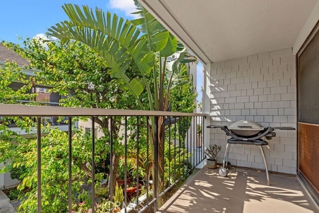 Building Photo - 317 Dahlia Pl