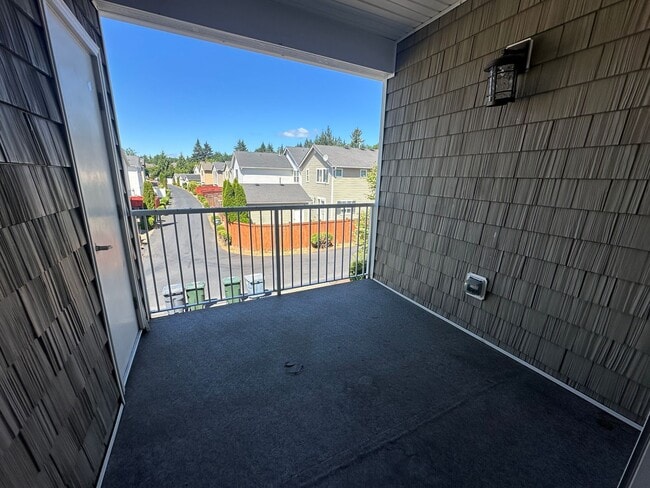 Building Photo - DuPont 2 bedroom 2 bath townhome