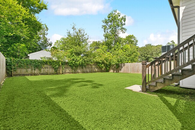 Building Photo - 90 E Claiborne Square