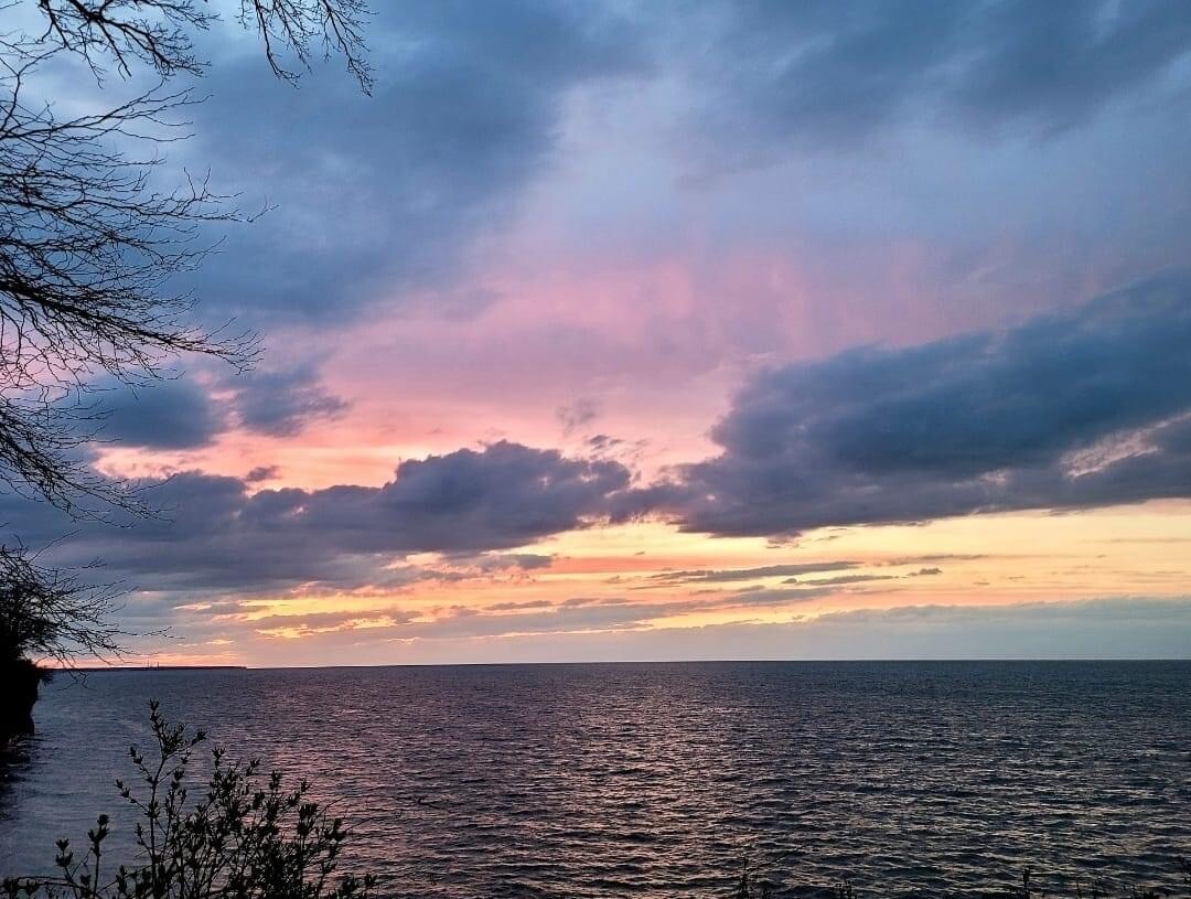 Building Photo - 1124 Summit Ave