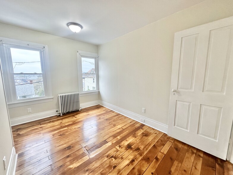 Building Photo - 1146 Upper Mulberry St