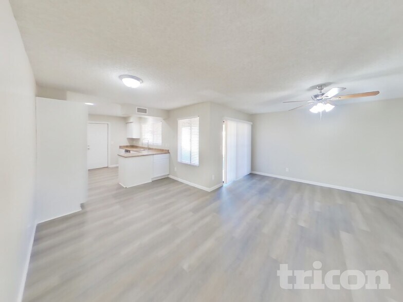 Building Photo - 5328 W Seldon Ln