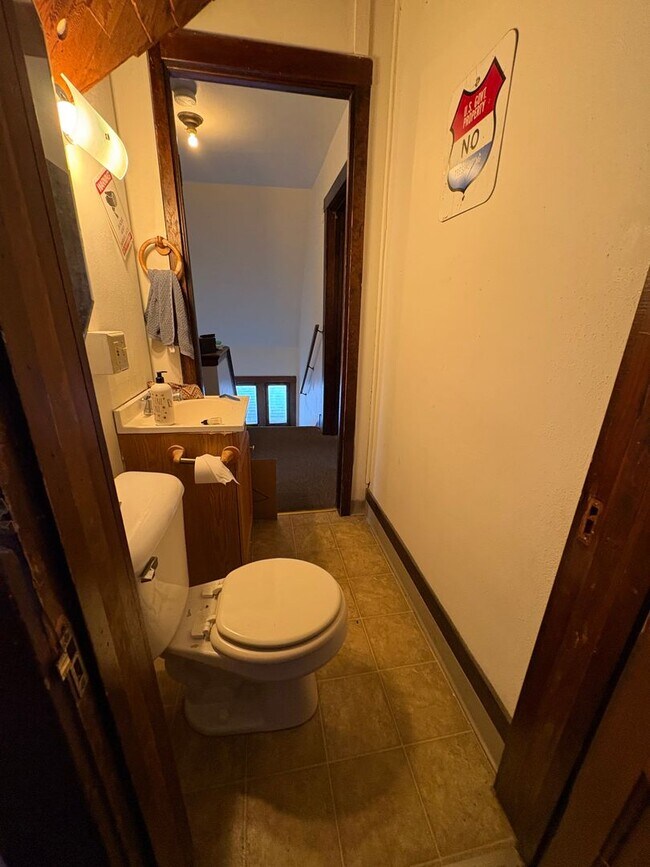 Building Photo - SE - Main &amp; 23rd St N