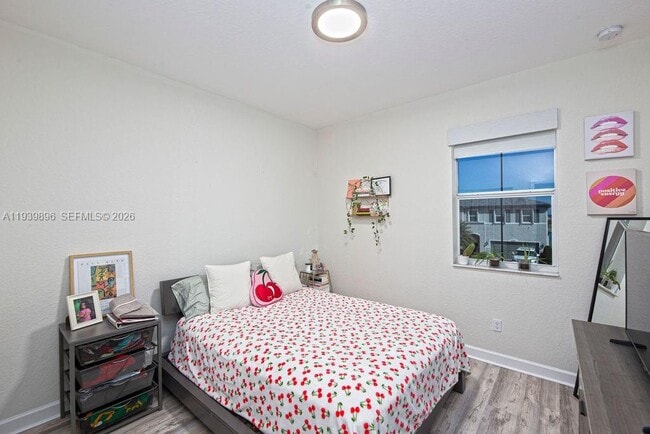 Building Photo - 8175 NW Greenbank Cir