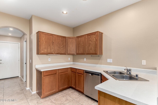 Building Photo - 7230 E Knoll St