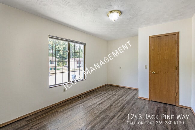 Building Photo - 1243 Jack Pine Way