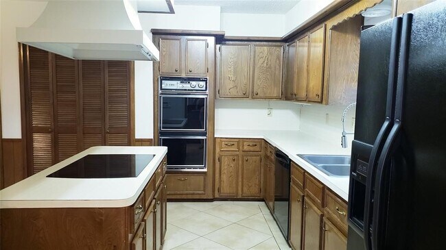 Building Photo - 5435 Mossy Timbers Dr