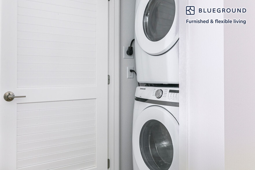 Building Photo - 350 Chastain Pl