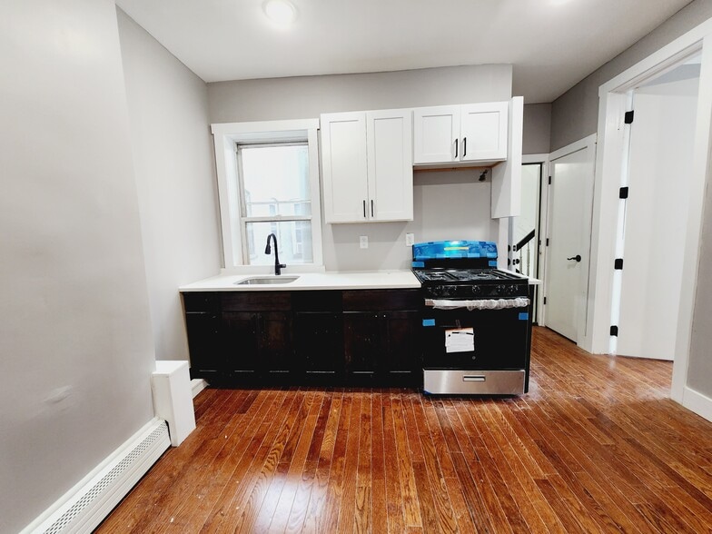 940 Westside Ave 4 - 949 W Side Ave