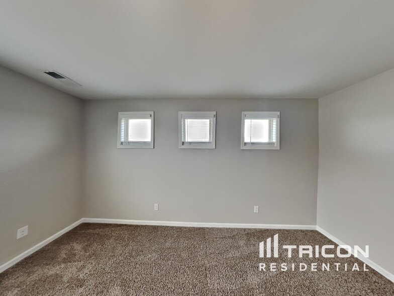 Building Photo - 306 Imperial Ct