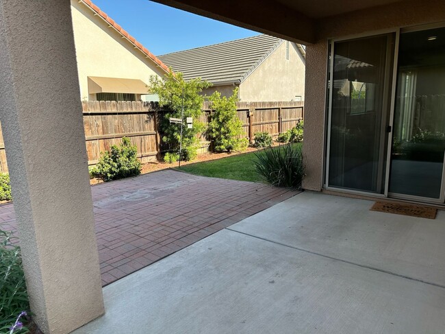 Building Photo - 318 S Wind Ct