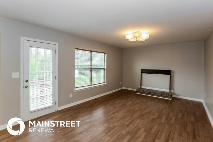 Building Photo - 3030 Edmonton Pl