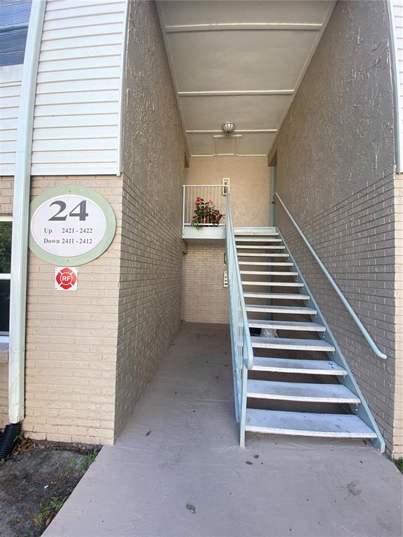 Building Photo - 7210 N Manhattan Ave