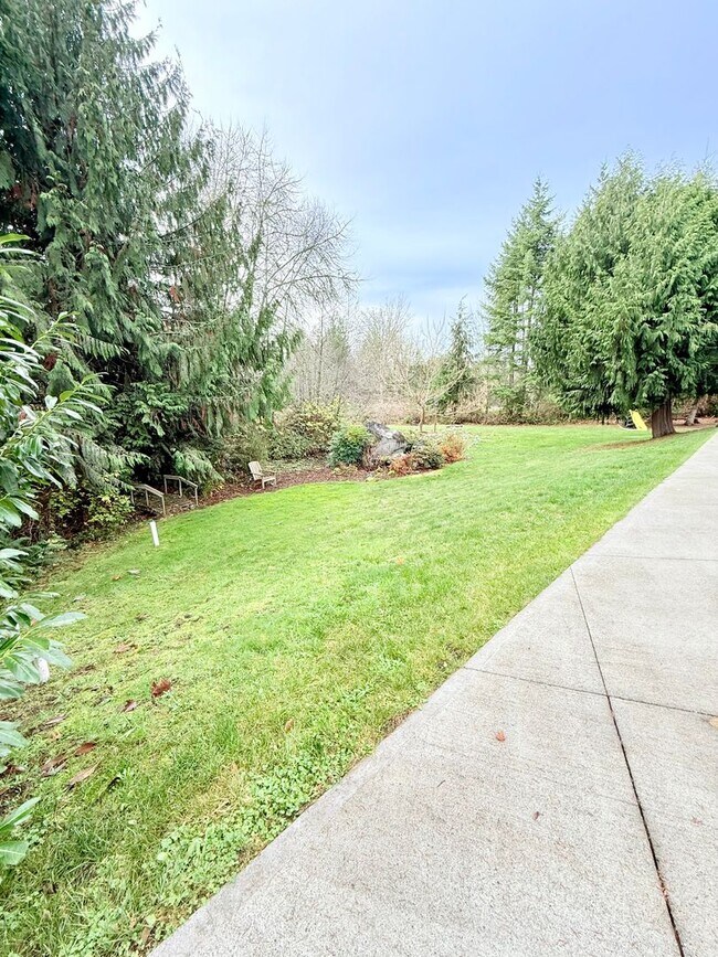 Building Photo - Beautiful house in Maple View Meadows.
