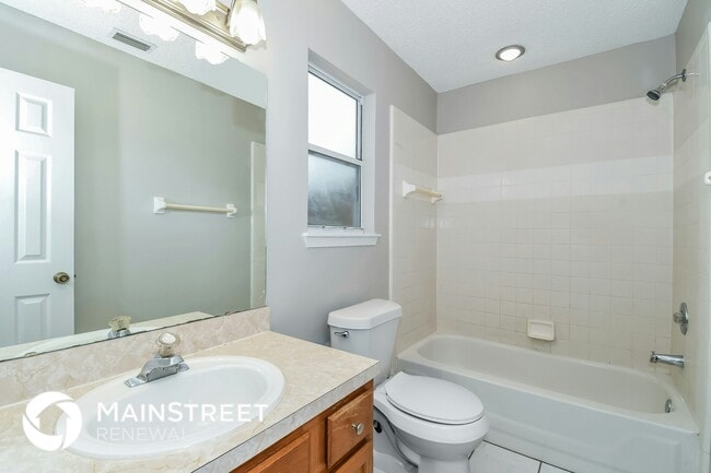 Building Photo - 2428 Justin Rd E