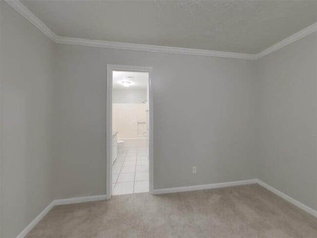 Building Photo - 5343 Kent Dr