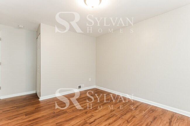 Building Photo - Carve Out a Great Life Here!