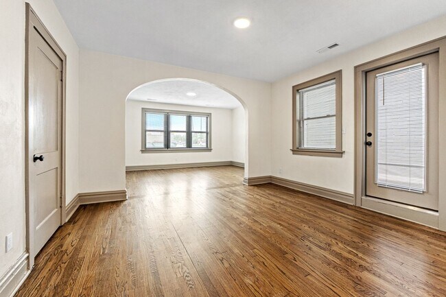 Building Photo - 3805 S Kingshighway Blvd