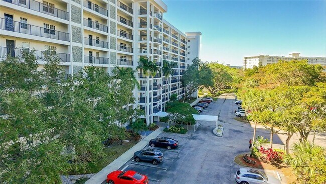 Building Photo - 2900 N Course Dr