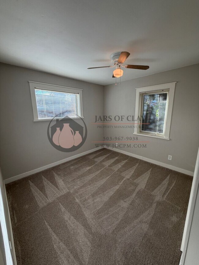 Building Photo - Single Level House- Ready to rent