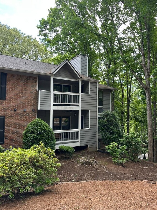 Building Photo - 2 bed/2 bath condo in great Roswell location