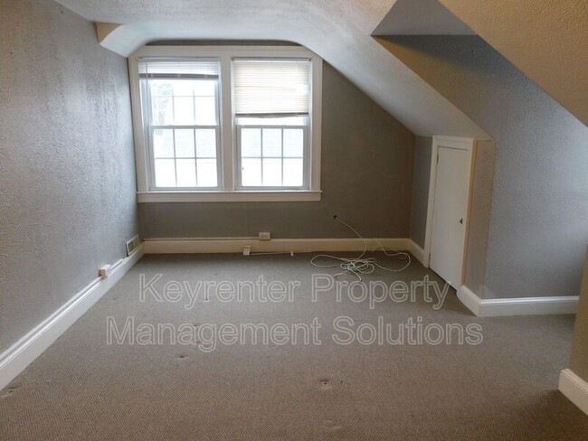 Building Photo - 811 E Beverley St