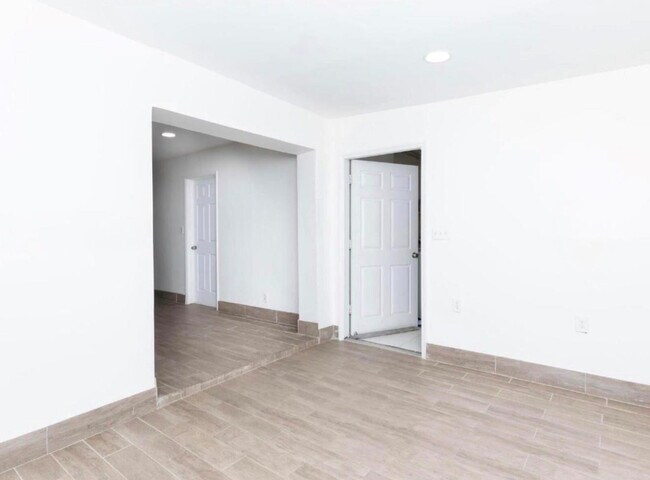 Building Photo - 1398 SW 47th Terrace