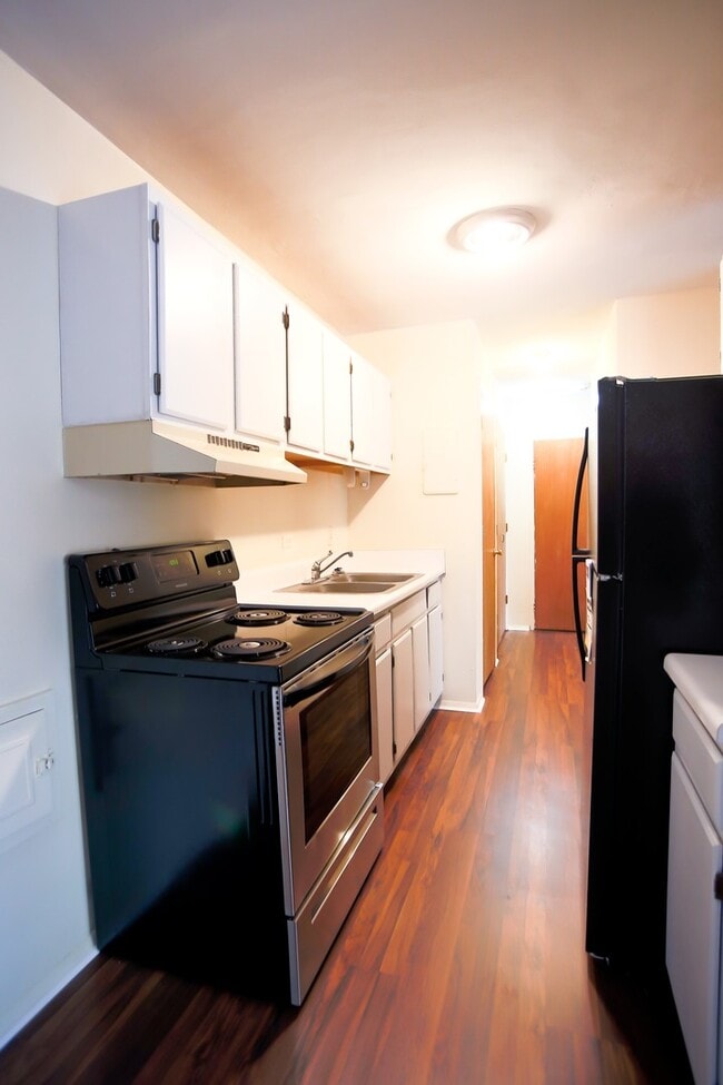 Building Photo - 1800 Jefferson Park Ave