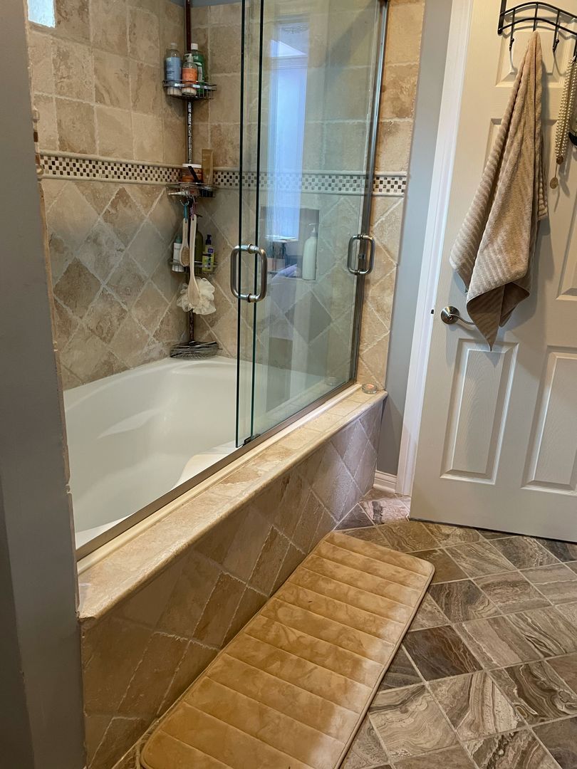 Building Photo - 646 W Bittersweet Pl