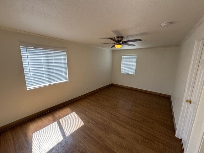 Building Photo - Cozy 1 Bed, 1 Bath Pomona Cottage with 440...