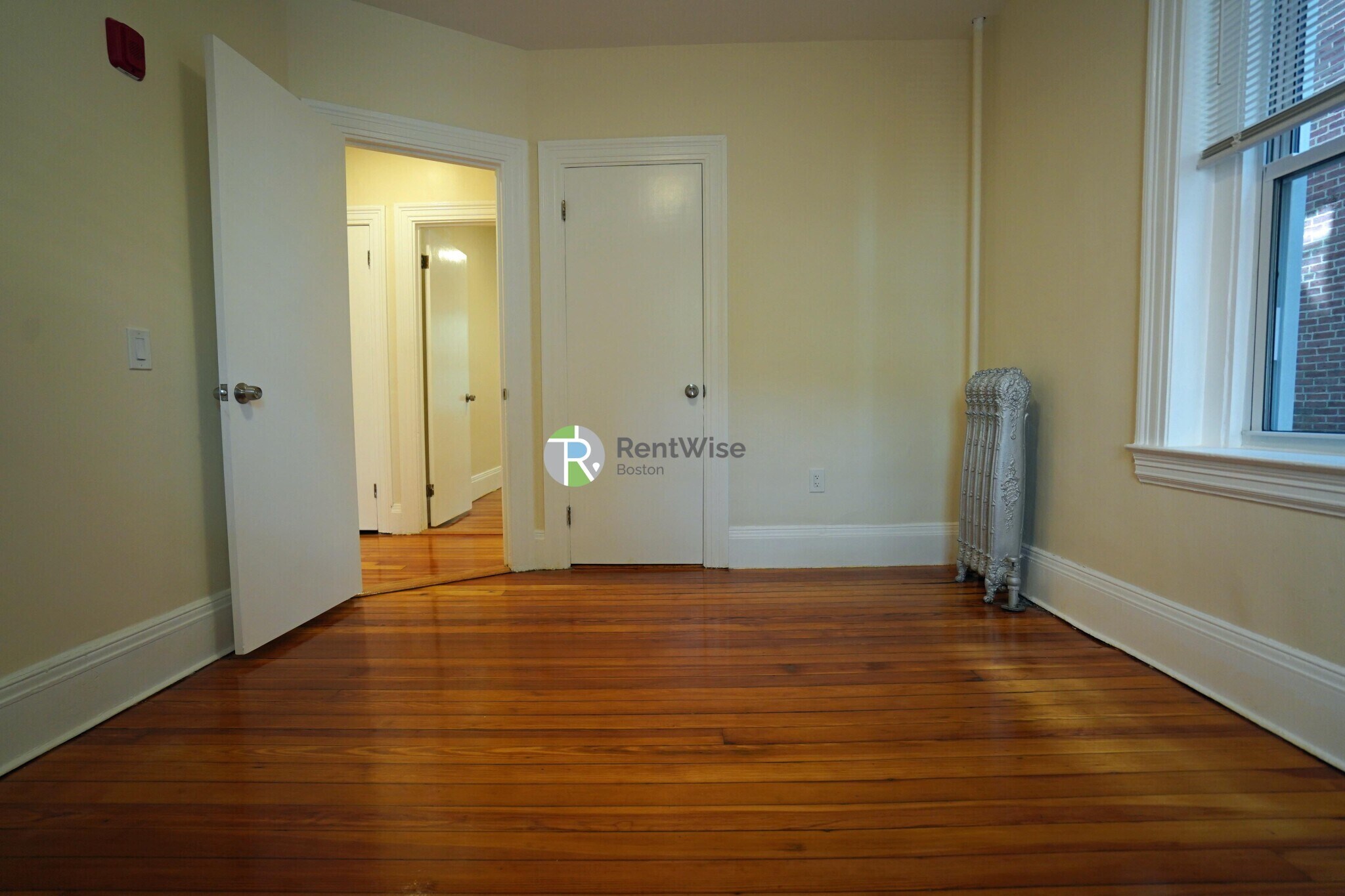 Building Photo - 10 Beals St